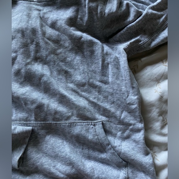 grey sweatshirt - Picture 2 of 4